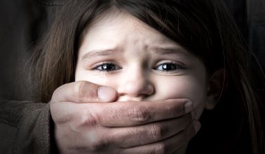 아동학대란 구체적으로 무엇을 말하는 건가요?