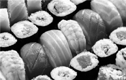 음식 중 초밥 등이 있는 사진입니다.